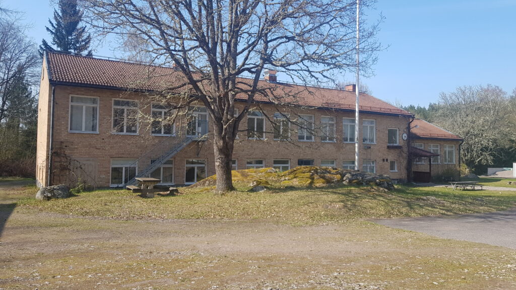 Björkfors Skola Vårfoto: Mari Sellin